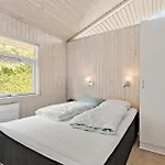 Beautiful In Juelsminde With Sauna 別荘